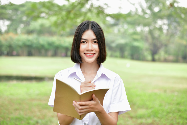 初中毕业女生上技校_初中毕业女生上技校学什么