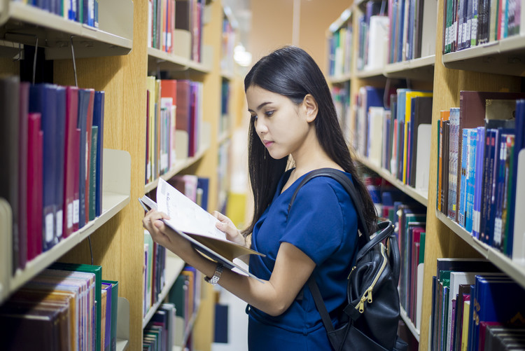 郫都希望职业学院法制安全_成都郫都区希望职业学校是公办学校吗