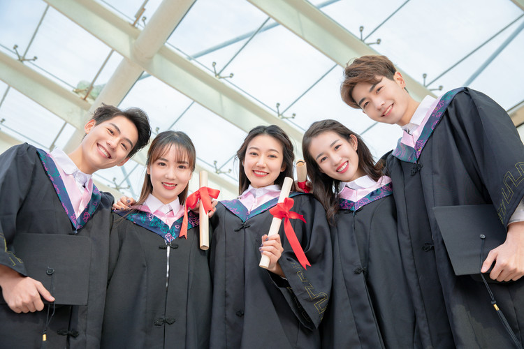 四川三河职业学院学费多少一年_四川三河职业学院学费包括了住宿费吗