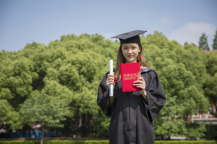 甘孜州泸定县甘孜职业学校好不好，学校怎么样？