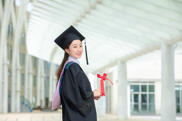 女生学新能源汽车技术专业好不好(女孩学新能源汽车技术好吗)