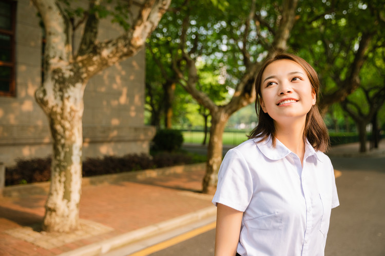 中专进升学快班拿多少学费_中专有没有升学班