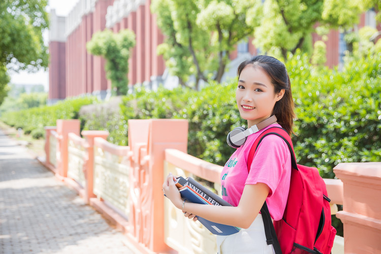 初中生去什么技校好_初中生报什么技校