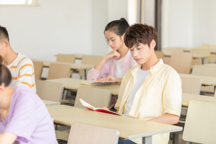 四川成都高铁职高学校有哪些_成都高铁职业学校怎么样