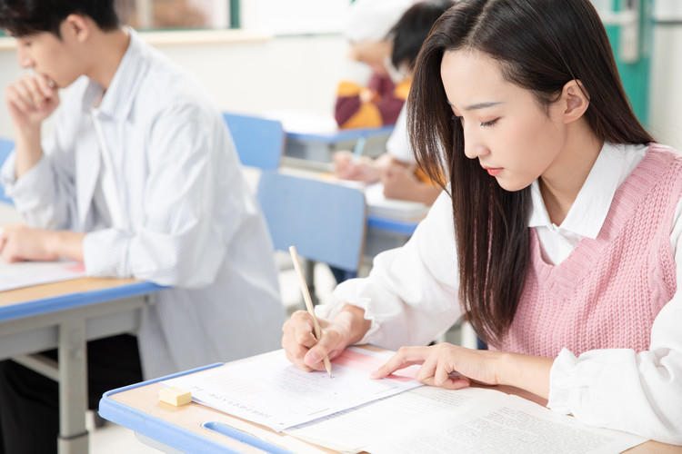 广汉航空学院招生要求_成都广汉航空学院录取要求